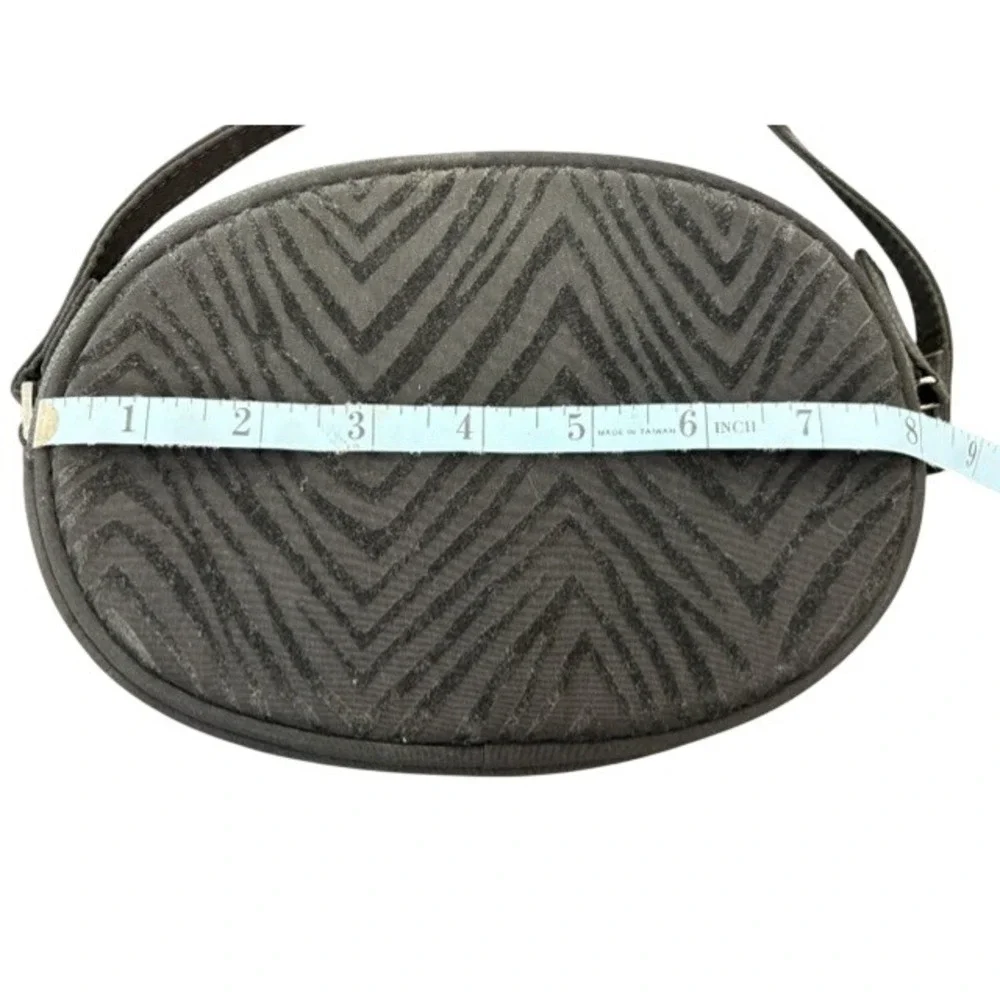 Vera Bradley Crossbody Bag Charcoal Gray Black Chevron Animal Print Oval Zip Bag